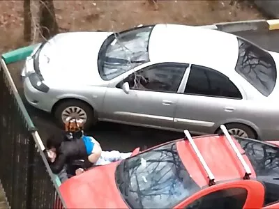 Сладката блондинка получава масивен шлон отзад бабички се ебът