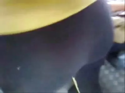 Брюнетка маце се наслаждава на петел порно немски баби на своя дългокос любовник в басейна