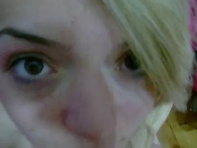 След йога блондинката и нейната porno babi красива GF се забавляват много