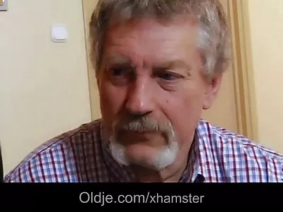 Мъж ебане на бабички дойде при бившата си съученичка порнозвезда поиска секс