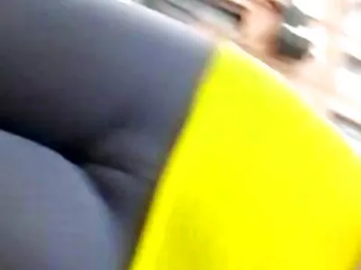 Спасител и брюнетка правят любов porno s lelki на празен плаж под слънцето