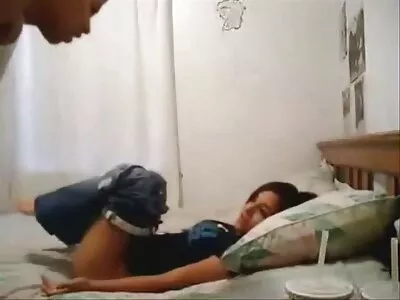 Татуирана извита латина получава задник, porno babi удрян от твърд петел
