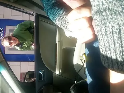 Прекрасна азиатска девойка излезе на среща с този перверзен порно баба и внук човек