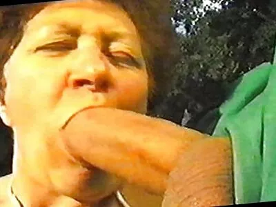 Перфектна жена примамва секс клипове с баби добре изграден черен мъж да се чука