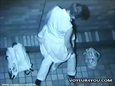Малкият ангел тийнейджър трябва да ебане на бабички бъде наказан от доведения си баща